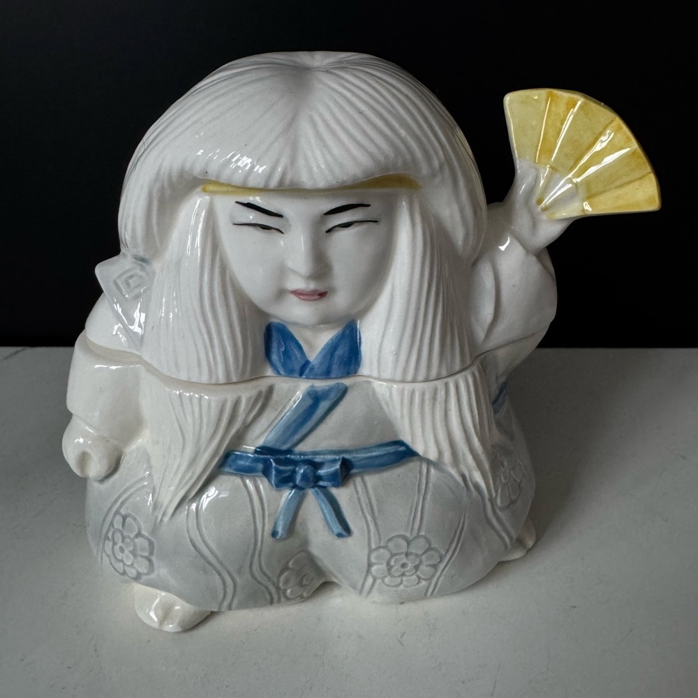 Ceramic trinket box titled 'Kabuki Fan Dancer' by Tastesetter Sigma